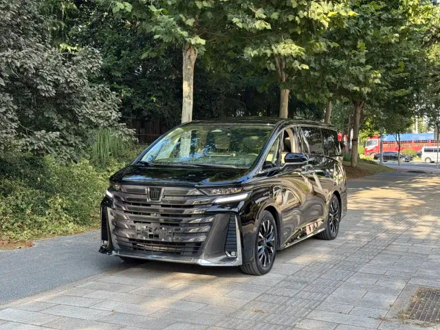Фотография автомобиля — Toyota Vellfire