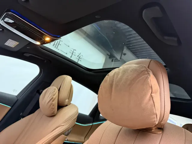 Mercedes-Benz E-Class — Фото автомобиля 22