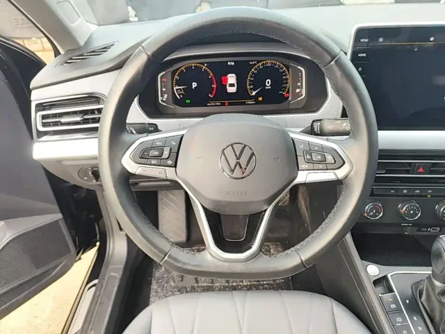 Volkswagen Lavida — Фото автомобиля 10