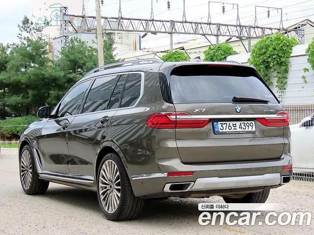 BMW X7 — Фото автомобиля 3