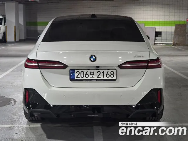 BMW 5 Series G60 — Фото автомобиля 3