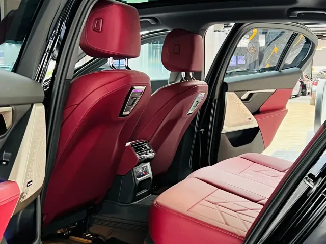 BMW 5 Series — Фото автомобиля 6