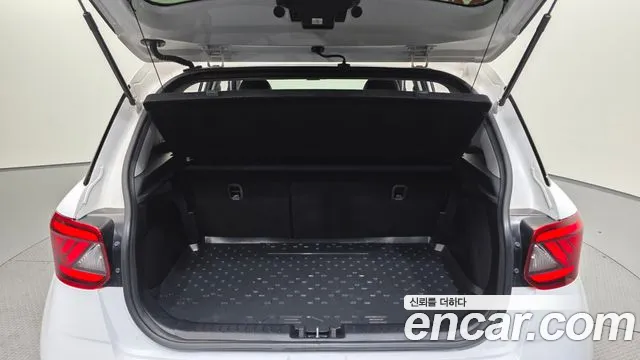 Hyundai Venue — Фото автомобиля 20