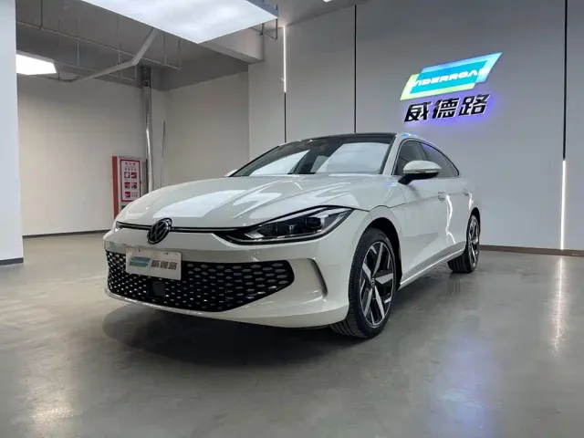 Фотография автомобиля — Volkswagen Lamando