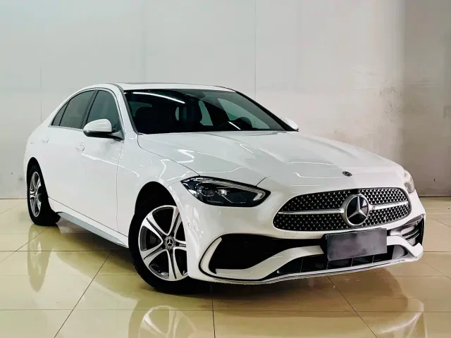 Mercedes-Benz C-Class — Фото автомобиля 3
