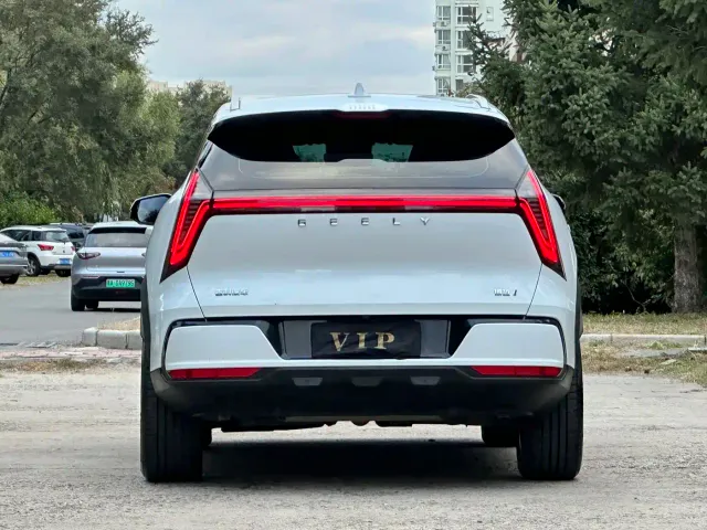 Geely Boyue L — Фото автомобиля 6