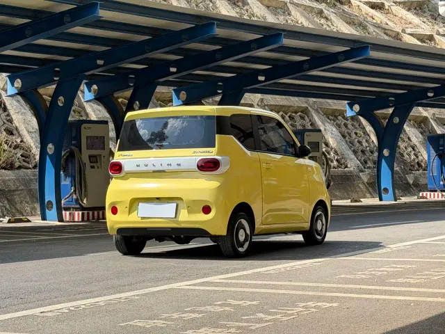 Wuling Hongguang Mini EV — Фото автомобиля 9