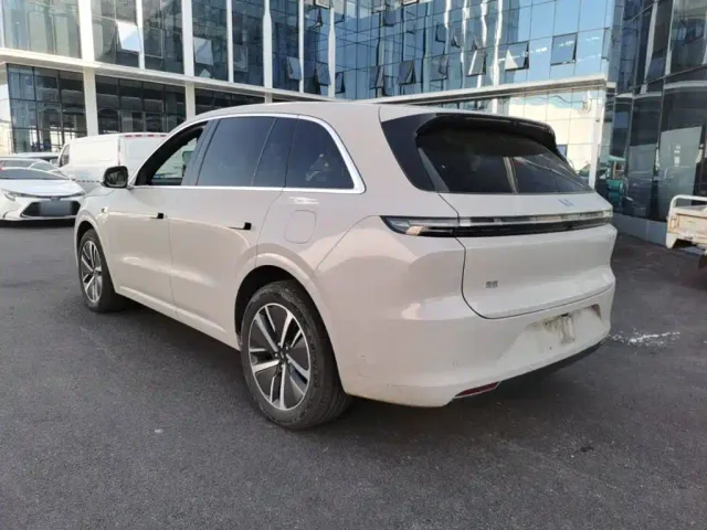 Li Auto L6 — Фото автомобиля 4