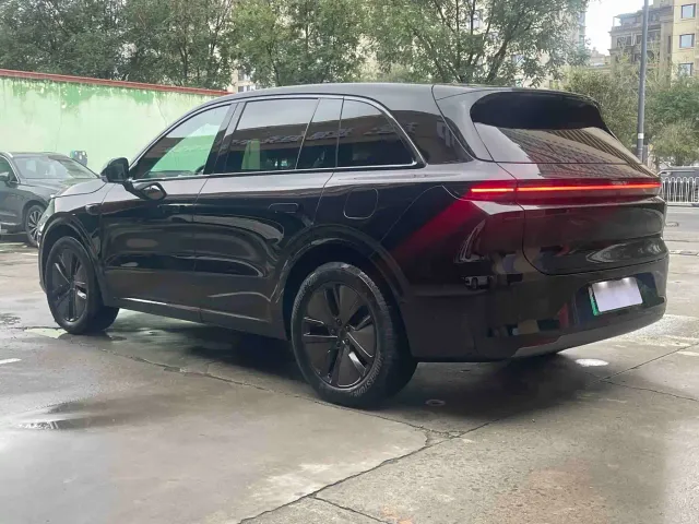 Li Auto L6 — Фото автомобиля 6
