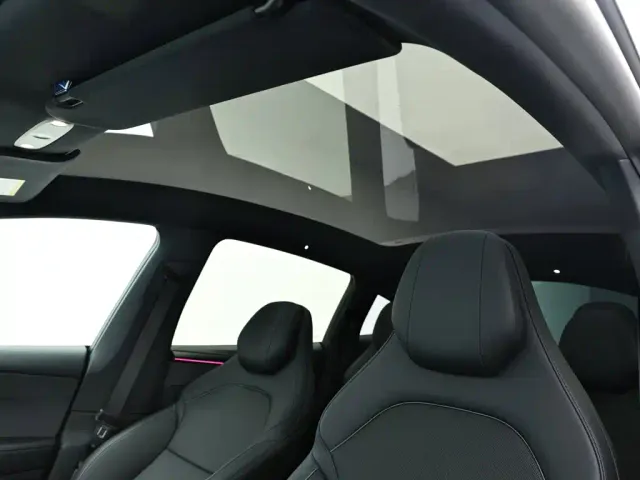 Tesla Model Y L — Фото автомобиля 12
