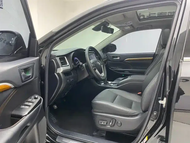 Toyota Highlander — Фото автомобиля 18