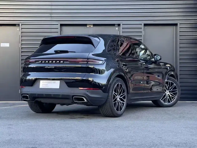 Porsche Cayenne — Фото автомобиля 2