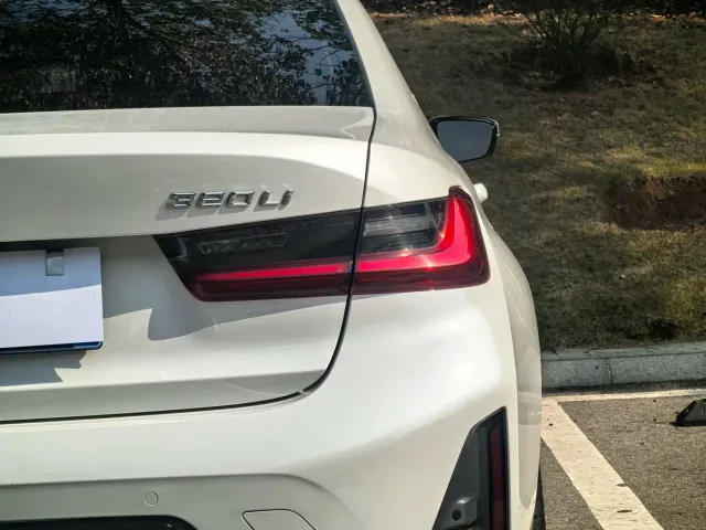 BMW 3 Series — Фото автомобиля 16