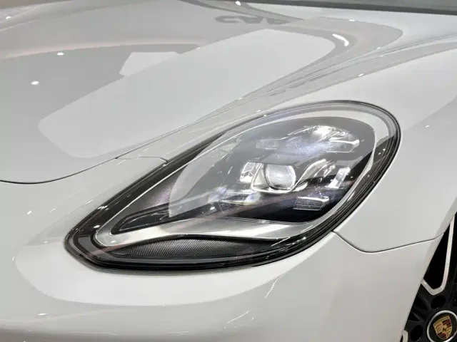 Porsche Panamera — Фото автомобиля 21