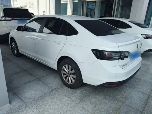 Volkswagen Lavida — Фото автомобиля 4