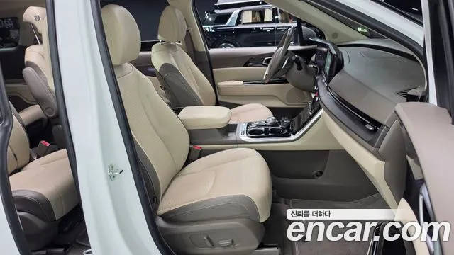 Kia Carnival Generation 4 — Фото автомобиля 12