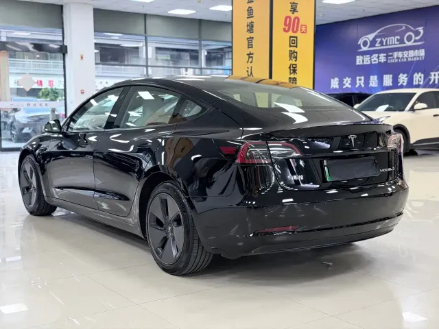 Tesla Model 3 — Фото автомобиля 6