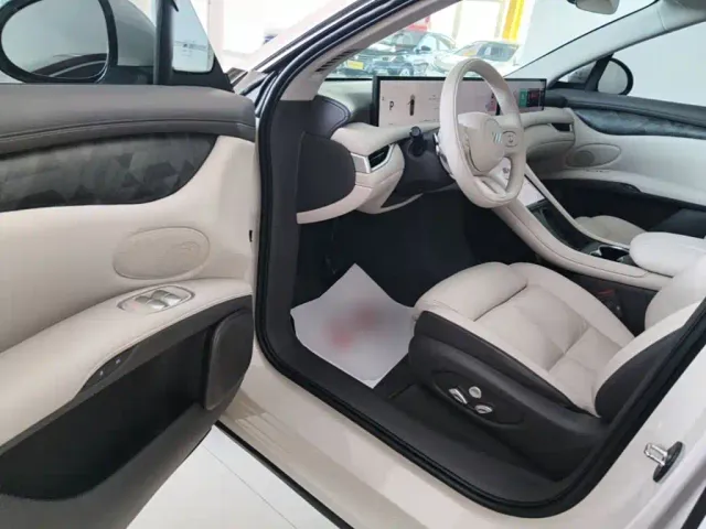 IM Motors LS6 — Фото автомобиля 15