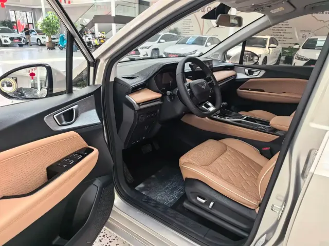 Wuling Jiachen — Фото автомобиля 9
