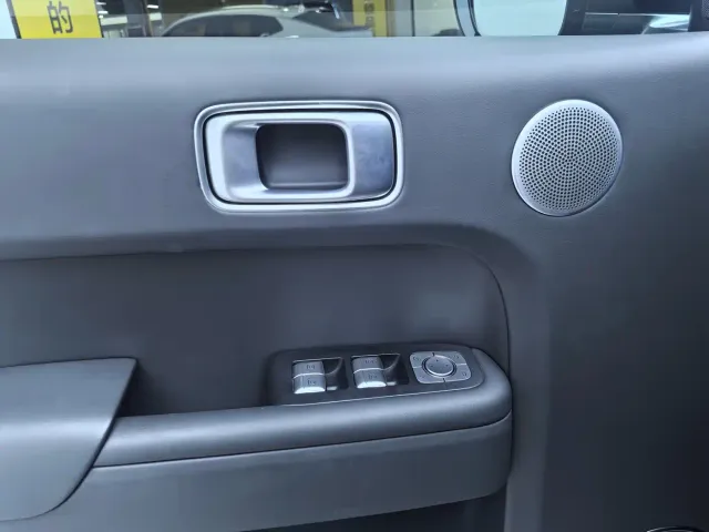 Li Auto L8 — Фото автомобиля 7