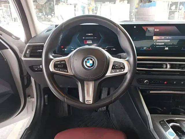 BMW i3 — Фото автомобиля 10