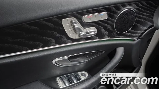 Mercedes-Benz E-Class — Фото автомобиля 16