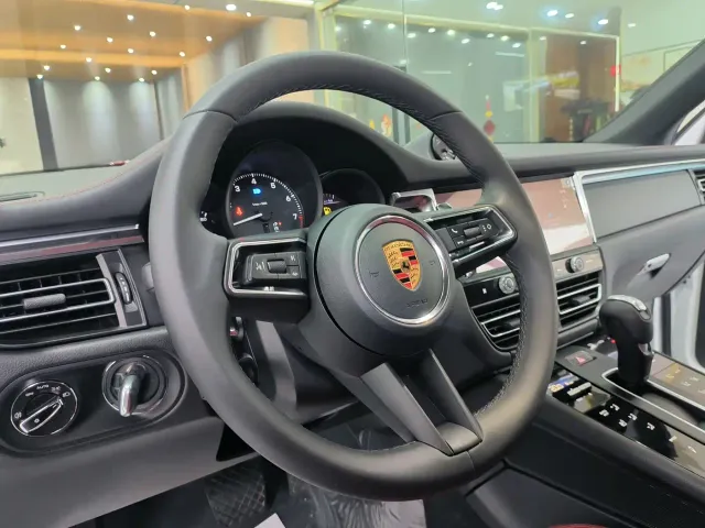 Porsche Macan — Фото автомобиля 5
