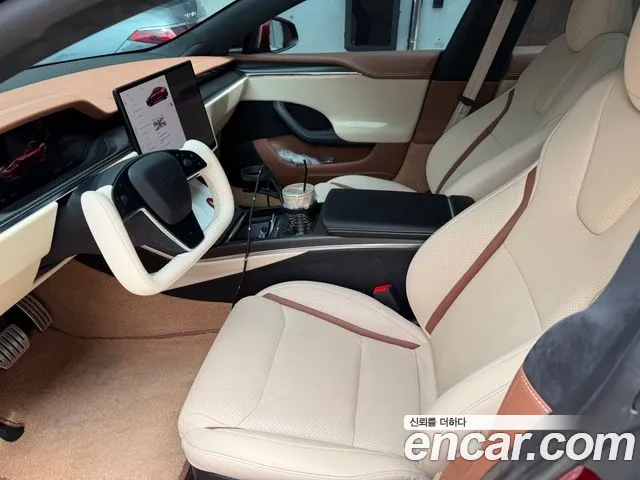 Tesla Model S — Фото автомобиля 4