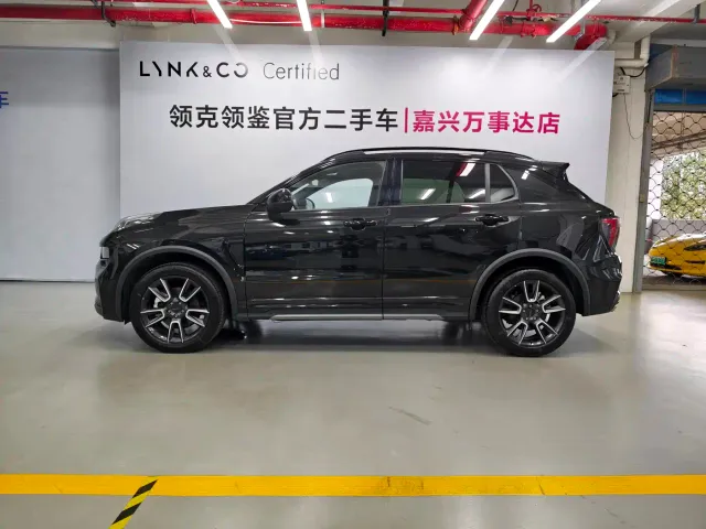Lynk & Co 01 — Фото автомобиля 11