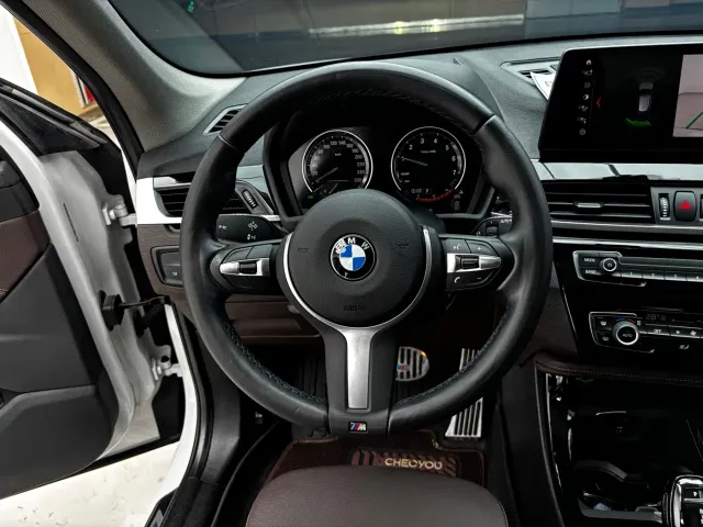 BMW X1 — Фото автомобиля 12
