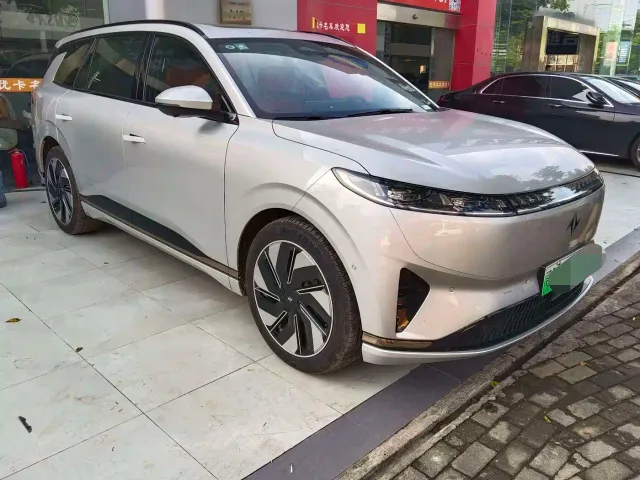 Dongfeng eπ 008 — Фото автомобиля 3