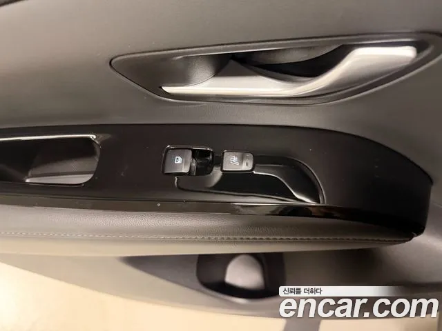 Hyundai Tucson Tucson (NX4) Дизель 2.0 2WD — Фото автомобиля 14
