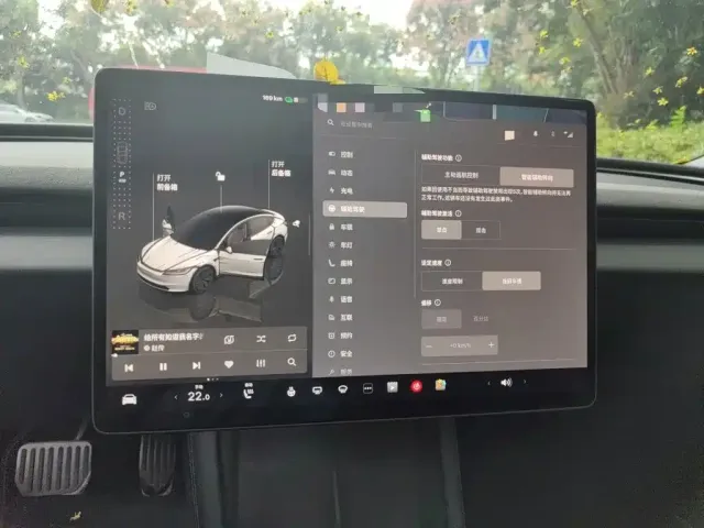 Tesla Model 3 — Фото автомобиля 7