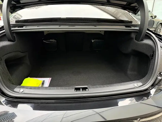 Volvo S90 — Фото автомобиля 12