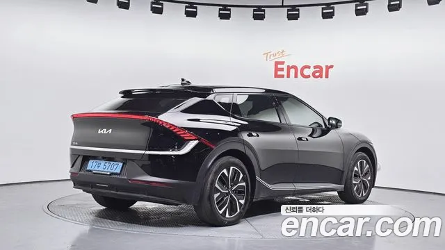 Kia EV6 — Фото автомобиля 2