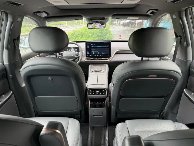 Dongfeng eπ 008 — Фото автомобиля 12