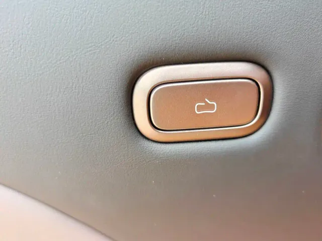 IM Motors LS8 — Фото автомобиля 17