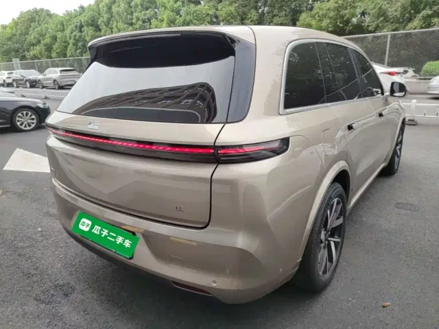 Li Auto L8 — Фото автомобиля 6