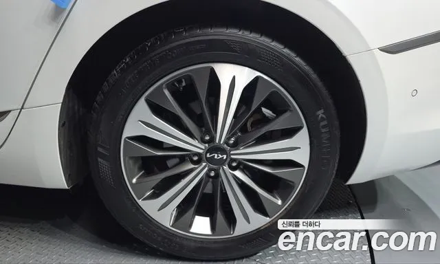 Kia K8 Hybrid — Фото автомобиля 6