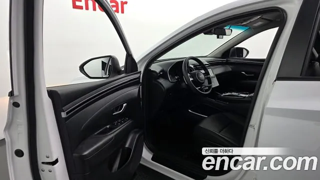 Hyundai Tucson Tucson (NX4) Дизель 2.0 2WD — Фото автомобиля 10