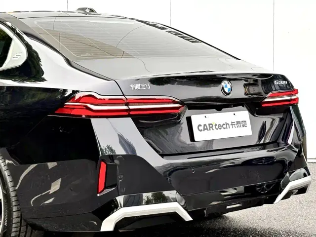 BMW 5 Series — Фото автомобиля 9