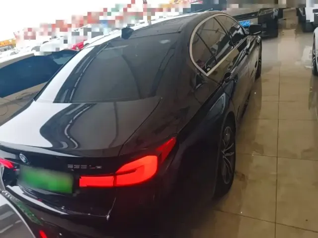 BMW 5 Series — Фото автомобиля 2