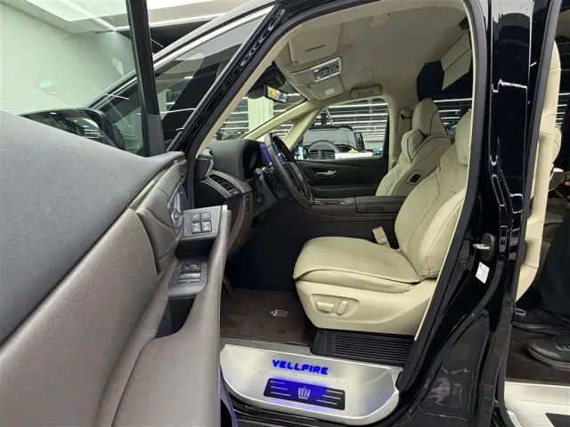 Toyota Vellfire — Фото автомобиля 8