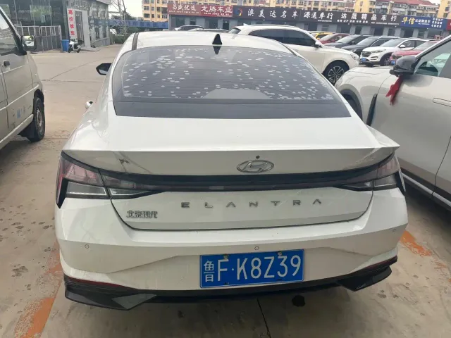 Hyundai Elantra — Фото автомобиля 8
