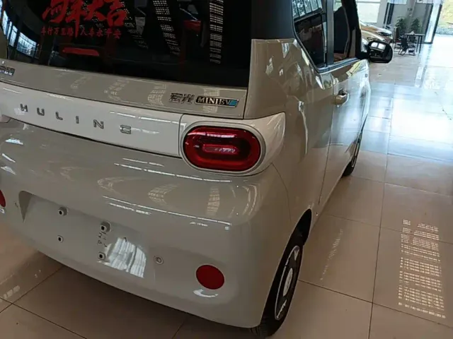 Wuling Hongguang Mini EV — Фото автомобиля 7