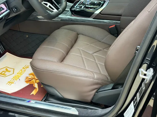 BMW 7 Series — Фото автомобиля 6