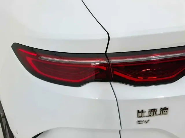 BYD Qin L — Фото автомобиля 14