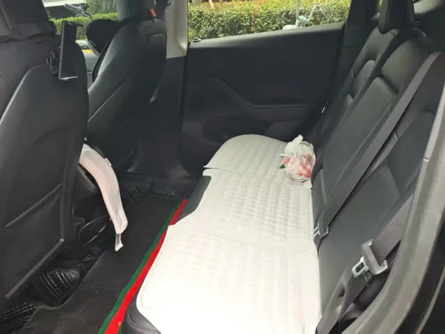 Tesla Model Y — Фото автомобиля 7