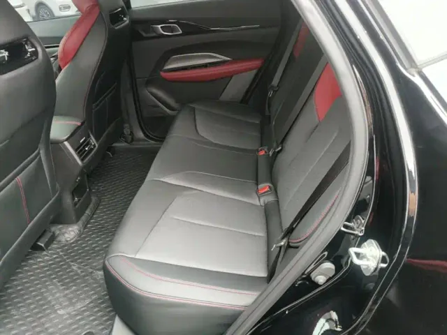 Changan Z6 — Фото автомобиля 16