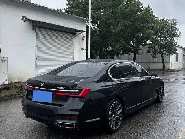 BMW 7 Series — Фото автомобиля 5